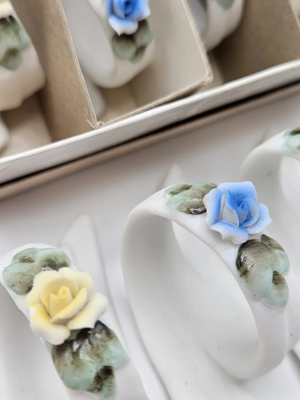 VINTAGE Vintage Lefton Japan Porcelain Pastel Flower Floral Napkin Rings Set 8